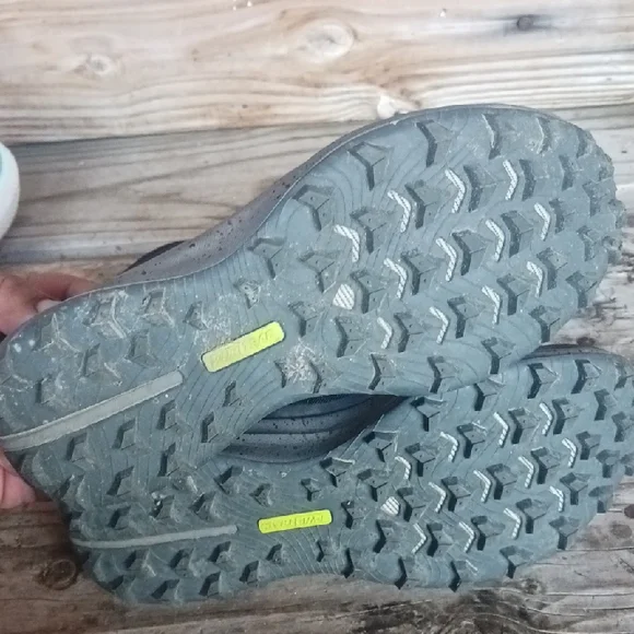 Men's Black Running Shoes - Picture 9 of 10